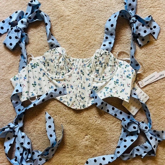 For love and lemons Eugene Polka Dot Floral crop top NWT - Picture 7 of 7